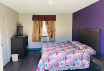 Deluxe Inn allows 18 year olds to book a room