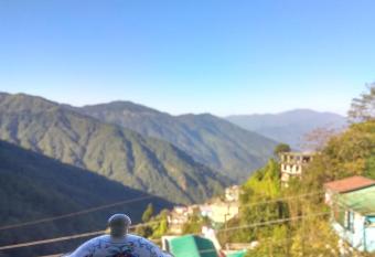 Sunshraya Homestay has Balcony rooms