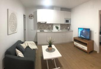 Apartamento El Zegr   allows 18 year olds to book a room