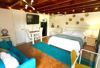 SunBright Studio Miami - Free Parking & Patio has Balcony rooms