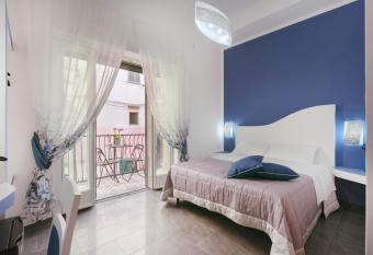 La Magnolia Rooms - Gioia Apartments has Balcony rooms