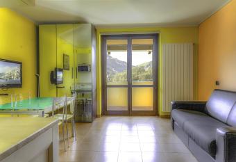 Capanna Monolocale has Balcony rooms