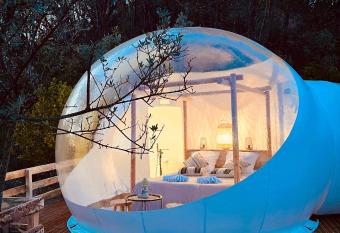 La Villa Tosca allows 18 year olds to book a room