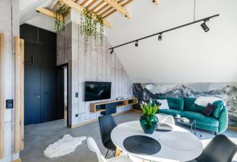 285 Apartments has Balcony rooms