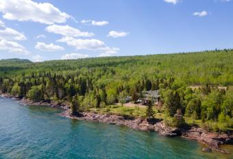 Thomsonite Inn on Lake Superior has Balcony rooms