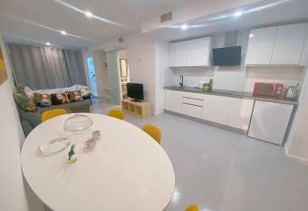 HUG HOTEL2022 has Balcony rooms