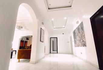 Royal Court Lounge & Boutique Hotel has Balcony rooms