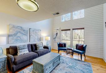 TOPS'L Tennis Village 02 has Balcony rooms