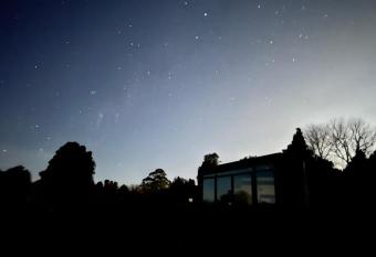 Ng   Whare M  natu allows 18 year olds to book a room