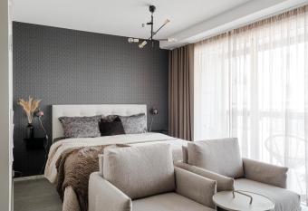 Design Rent family allows 18 year olds to book a room