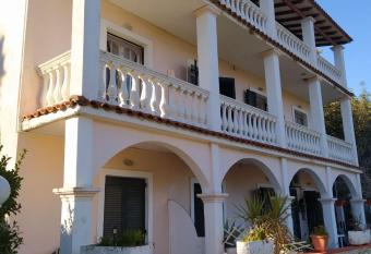 Ariel Apartments has Balcony rooms