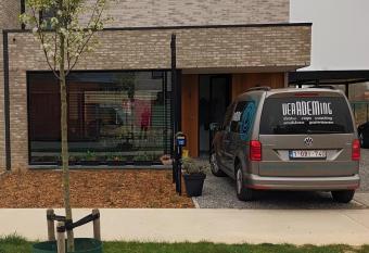 VERADEMING allows 18 year olds to book a room