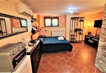 Alloggio Gladiolo allows 18 year olds to book a room