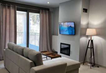 Giannel Luxury Apartment 2 has Balcony rooms