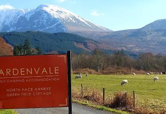 Green Field Cottage at Ardenvale has Balcony rooms