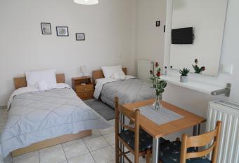 Flo s Apartments has Balcony rooms