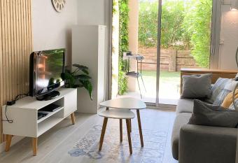 Appartement Frejus avec Jardin, Piscine, Plage, Tennis has Balcony rooms