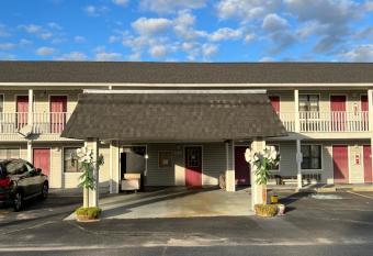 Magnolia Inn has Smoking rooms