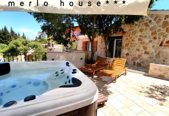 Merlo House Dol Hvar has Balcony rooms