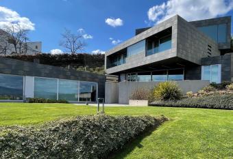 Tres Prismas Exclusive has Balcony rooms