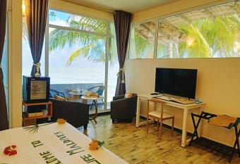 Island Life Maldives Retreat & Spa has Balcony rooms