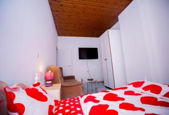 Agr  able chambre sur li  ge avc parking et wifi gratuit has Smoking rooms