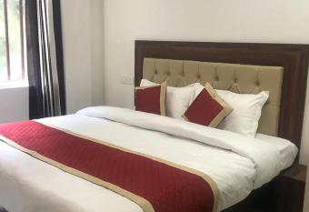 Pinewood Valley, Mussoorie has Balcony rooms