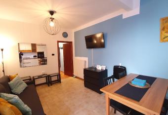 RomagnaBNB San Domenico has Balcony rooms