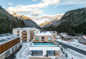 All-Suite Resort Paznaun has Balcony rooms