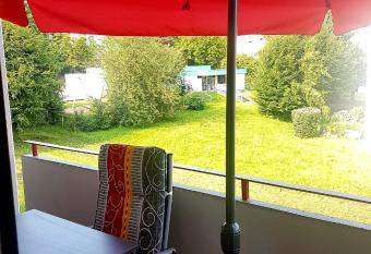 Szafranzimmervermmitung allows 18 year olds to book a room