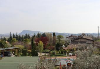 L Astro sul Garda allows 18 year olds to book a room