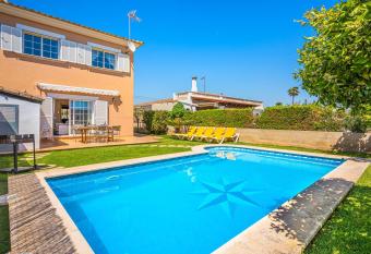 Casa las Bahias has Balcony rooms