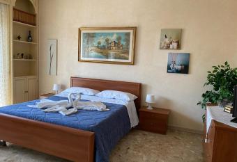 Casa Giovanna has rooms with a private hot tub