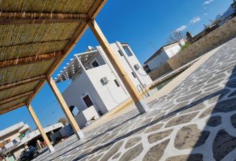 Villa Ypsi has Balcony rooms