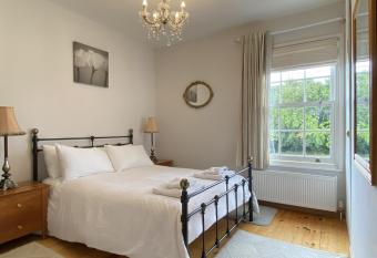 Green Cottages allows 18 year olds to book a room