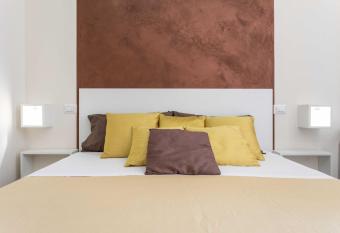 room milo allows 18 year olds to book a room