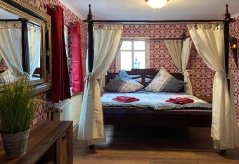 Appartement Altstadt, Gasthaus Hirsch has Balcony rooms