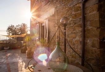 Antica Tinaia allows 18 year olds to book a room