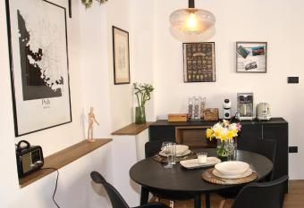 Apartments INCIS next to the Pula Amphitheather has Balcony rooms