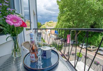 Logement viphouse Valkenburg allows 18 year olds to book a room