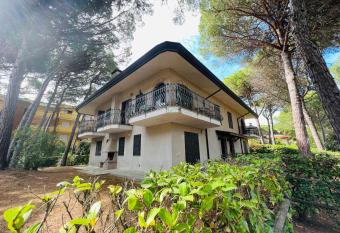 Villa Honey Sunset has Balcony rooms