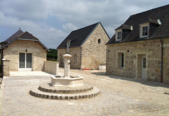 G  tes De Saint R  my has Balcony rooms