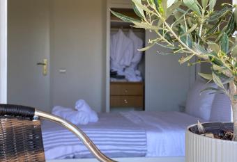 Villa Clelia has Balcony rooms