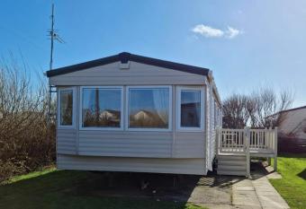 Southfield 138 has Balcony rooms