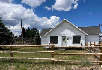 Callie's Cottage allows 18 year olds to book a room