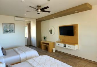 Hotel Paraiso Las Palmas allows 18 year olds to book a room