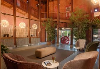 NH Collection Torino Santo Stefano allows 18 year olds to book a room