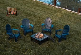 Sandusky Bay Hot Tub, Gym, Patio, Games, Recreation Watercraft, Waterside Home, check it out! has Balcony rooms