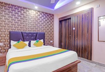 Itsy By Treebo - Royal Galaxy allows 18 year olds to book a room