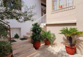 Mansion with Garden has Balcony rooms